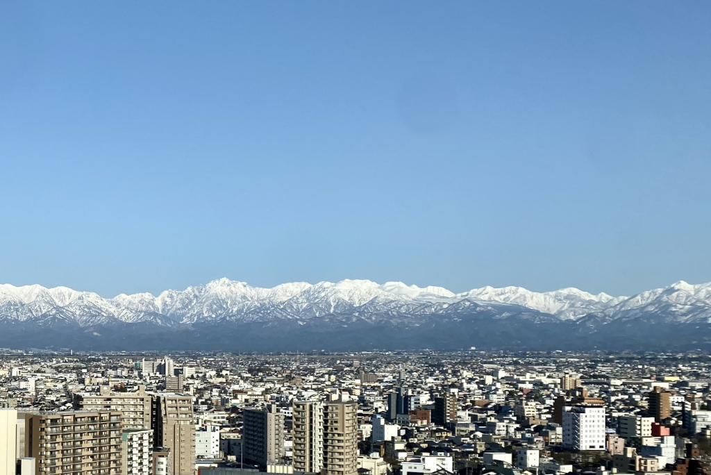 富山の気候を味方につける「ZEH×平屋」の考え方