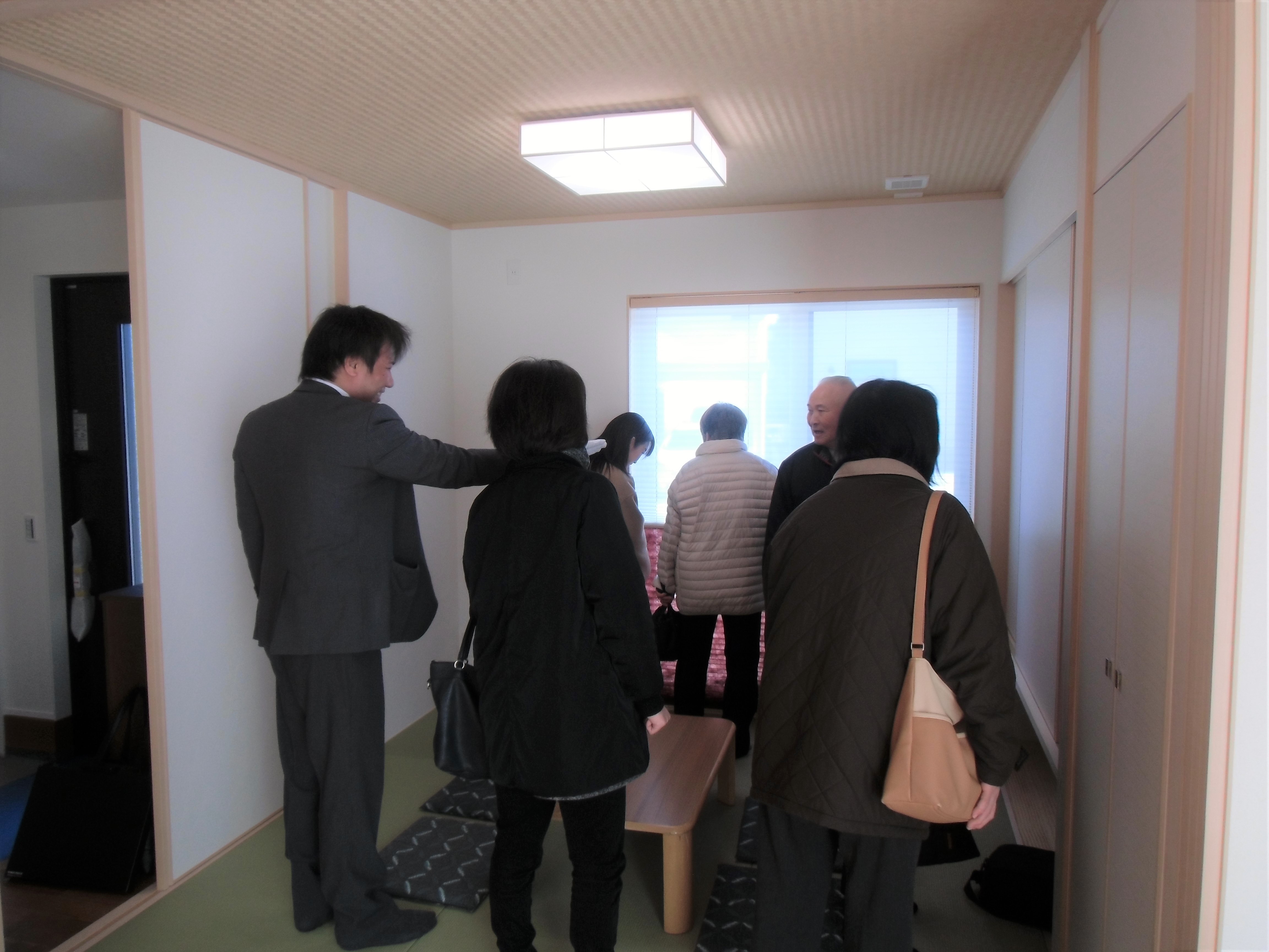 来場３